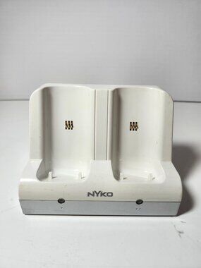 Nyko Charge Station Dock Nintendo Wii Remote 87000-A50 Base Only